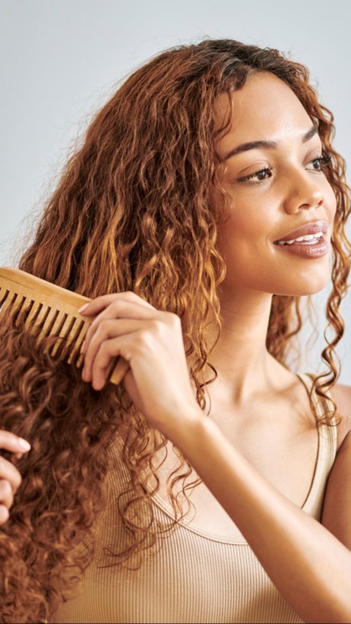 Curly Hairstyles for Women Design 35