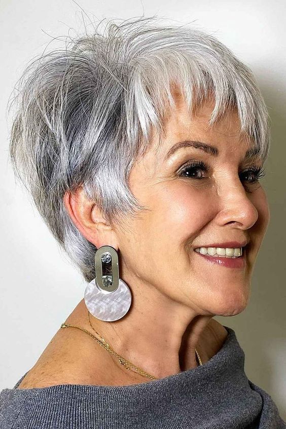 Hairstyles for Older Women Design 21