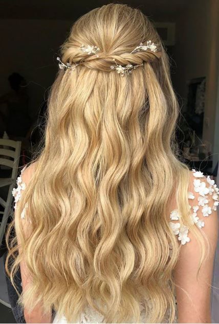 Hairstyles for Prom for Women Design 17