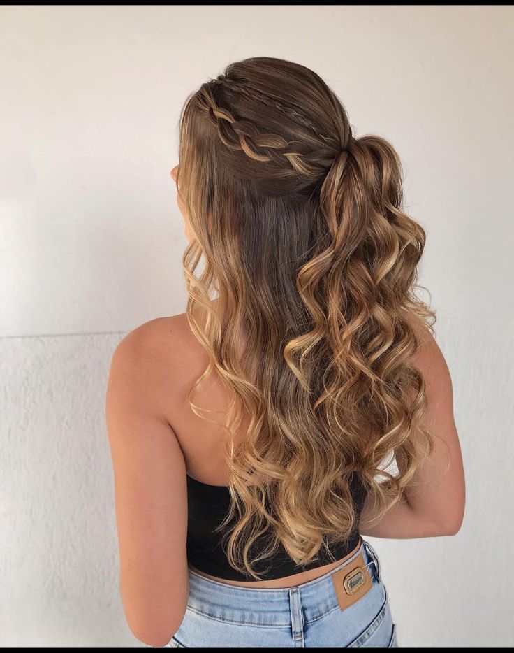 Hairstyles for Prom for Women Design 19