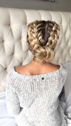 Hairstyles for Prom for Women Design 46