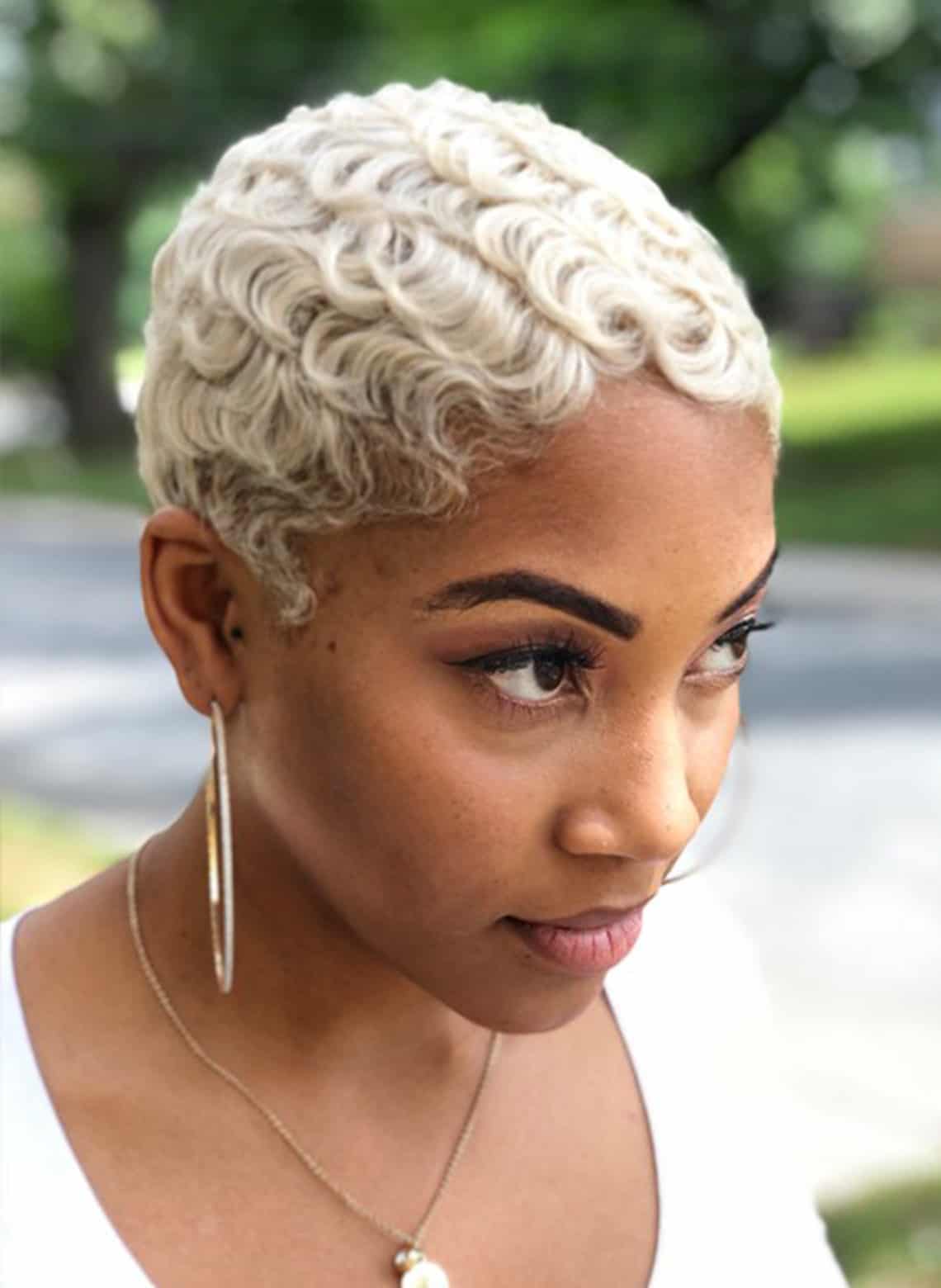 Hairstyles for Round Face Women Design 5