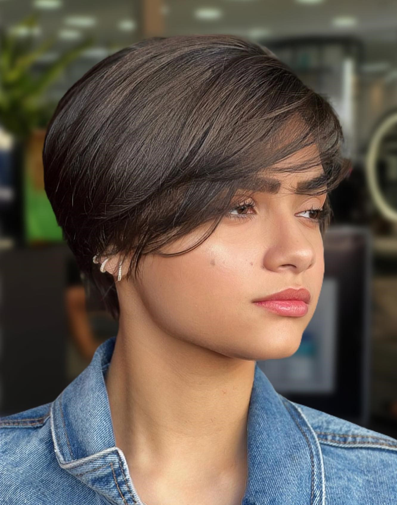 Hairstyles for Round Face Women Design 6