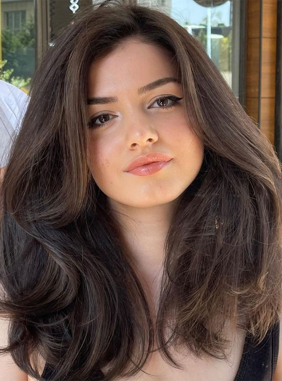 Hairstyles for Round Face Women Design 40