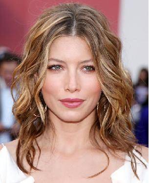Hairstyles for Square Face Women Design 34