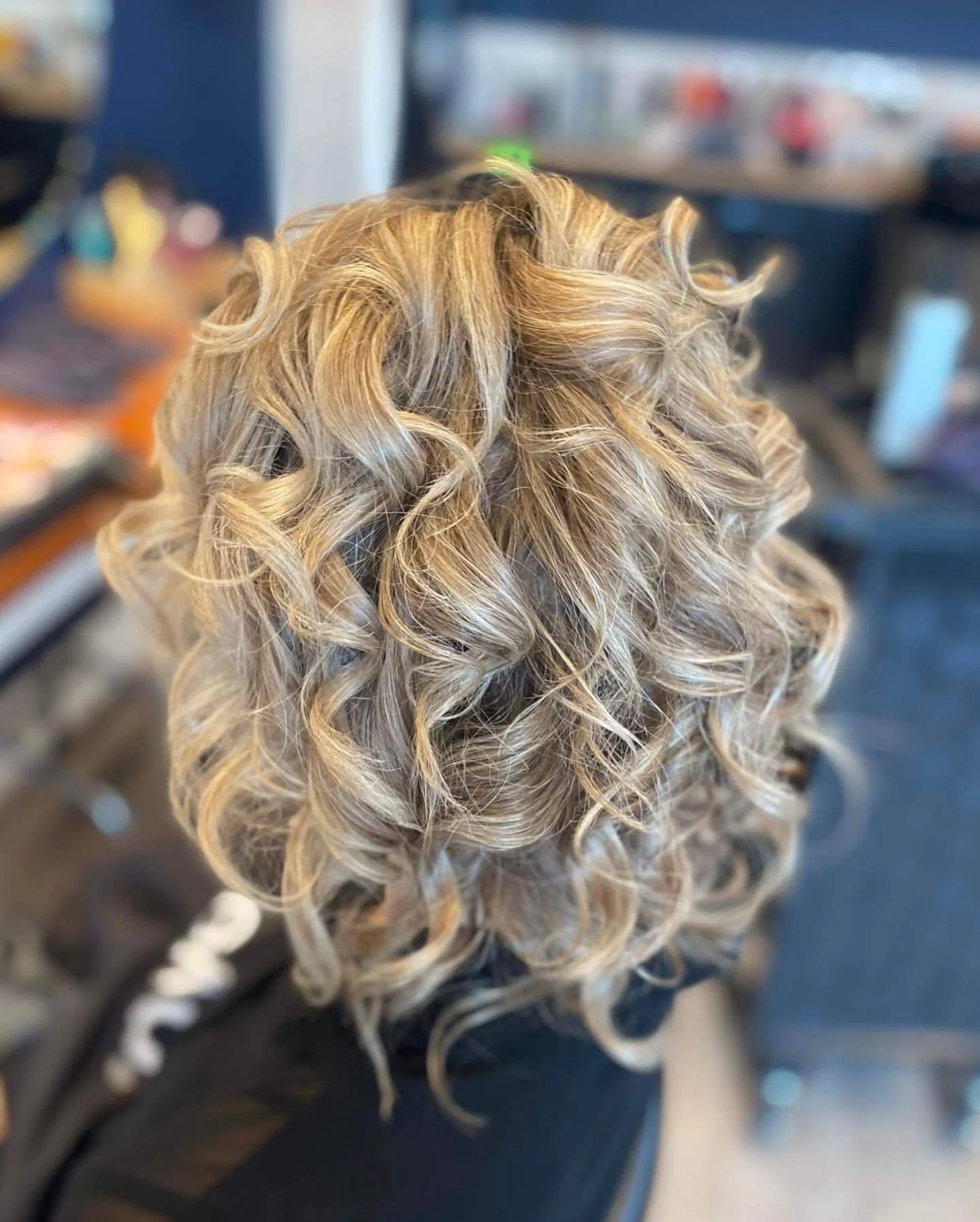 Hairstyles for Thick Curly Hair Women Design 11
