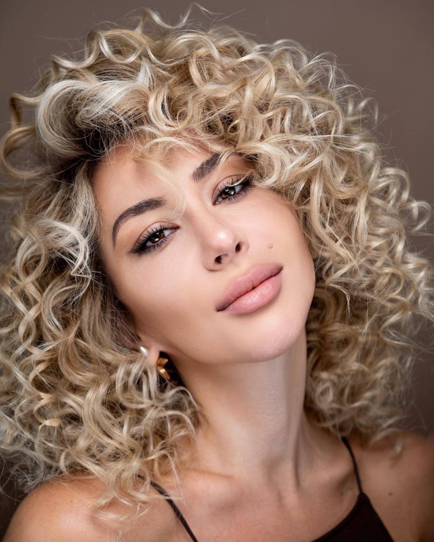 Hairstyles for Thick Curly Hair Women Design 38