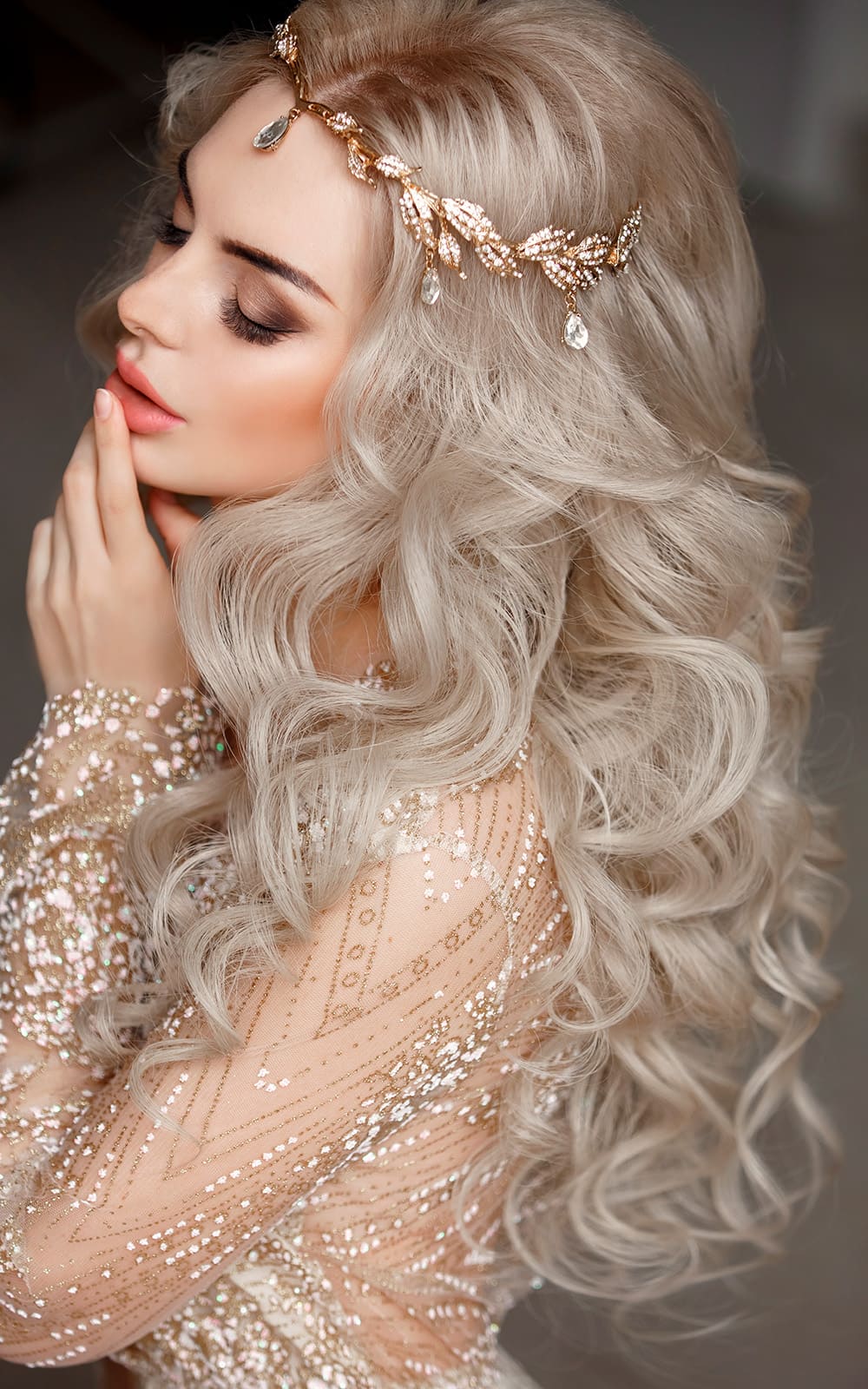 Hairstyles for Thick Curly Hair Women Design 50