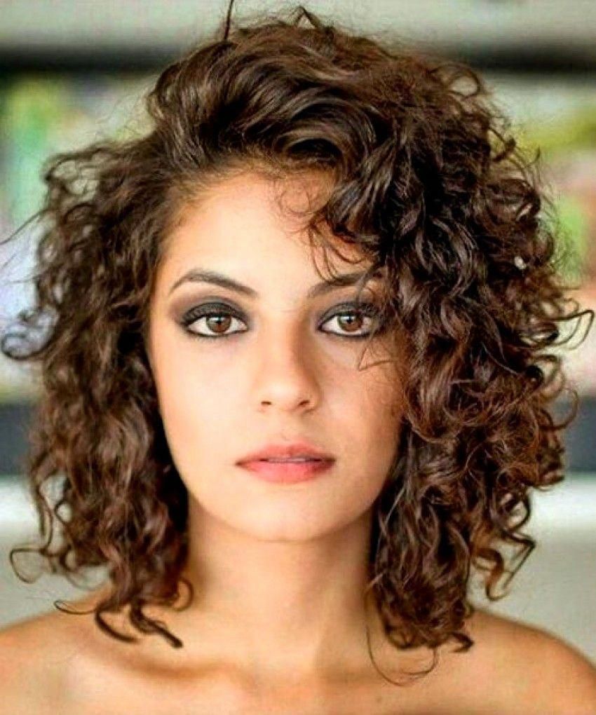 Hairstyles with Curls for Women Design 12