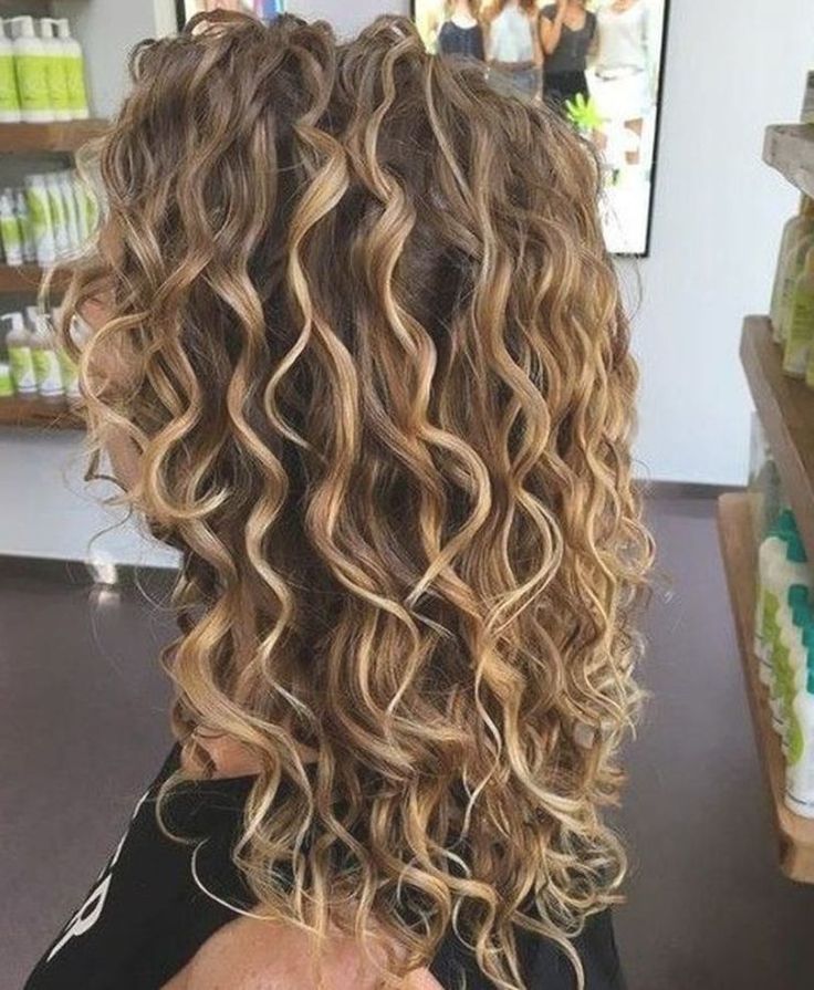 Hairstyles with Curls for Women Design 54