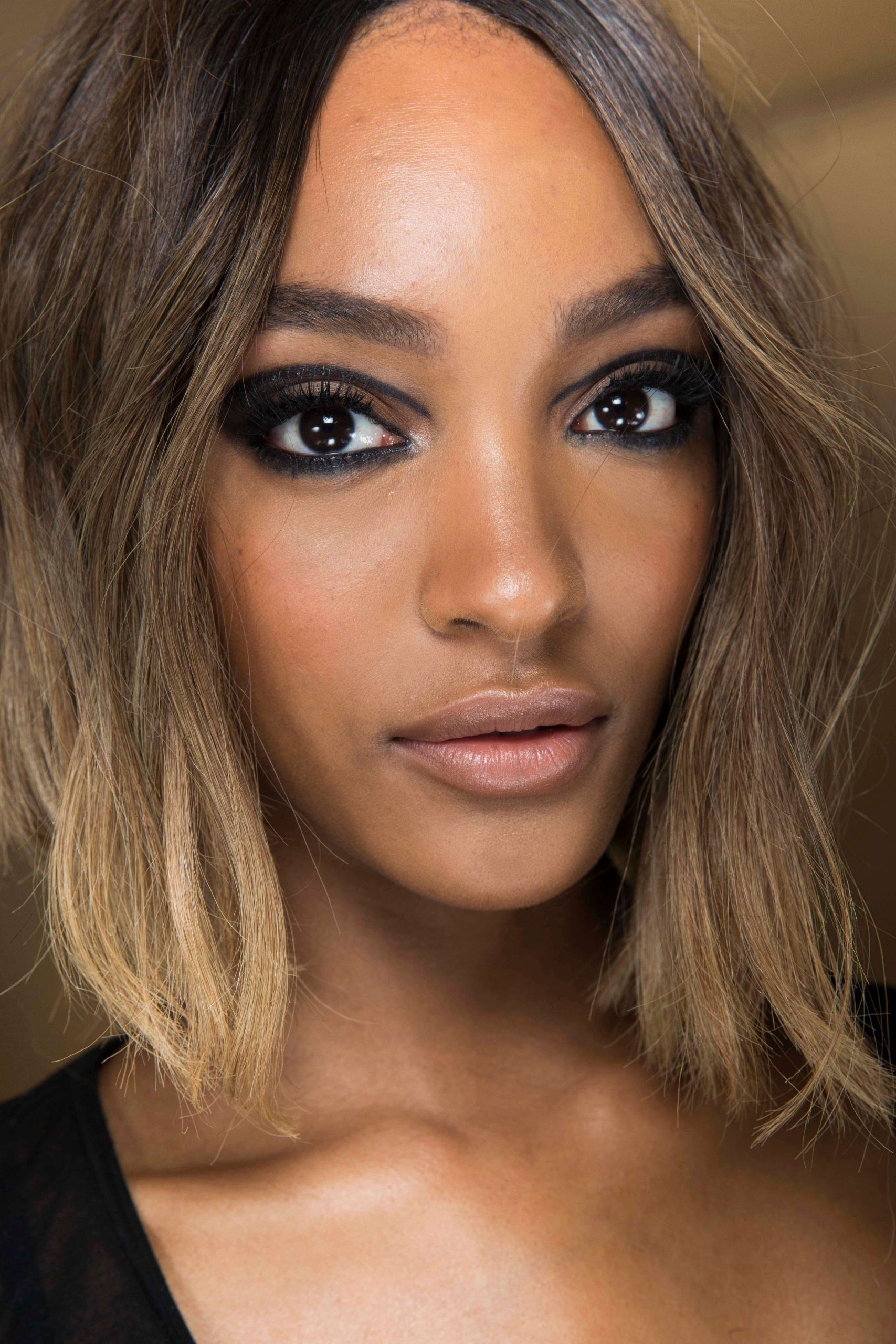 Medium Length Hairstyles for Women Design 8