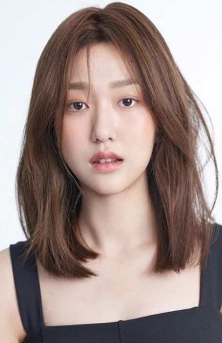 Medium Length Hairstyles for Women Design 21