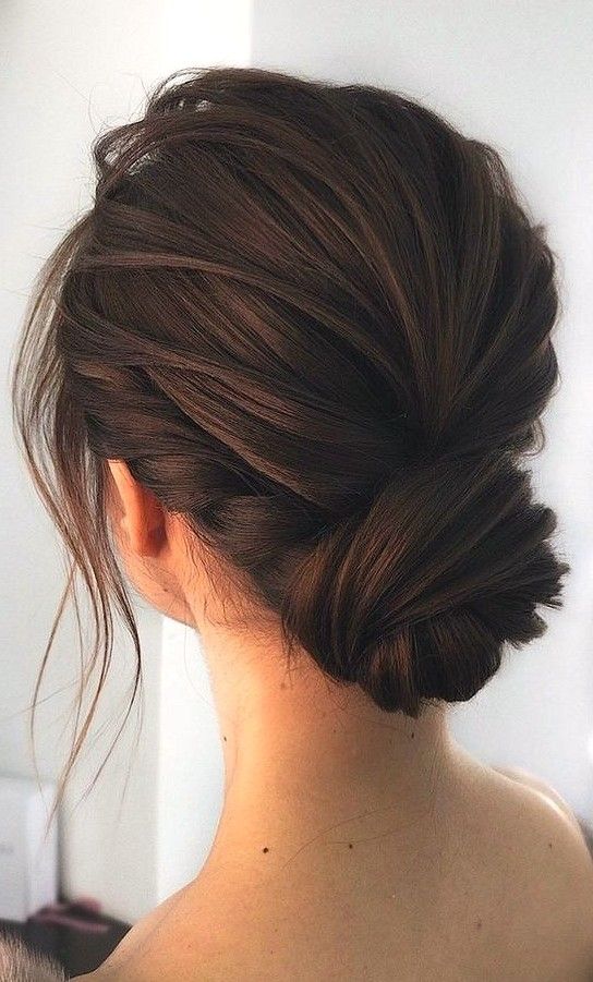 Messy Bun Hairstyles for Women Design 9