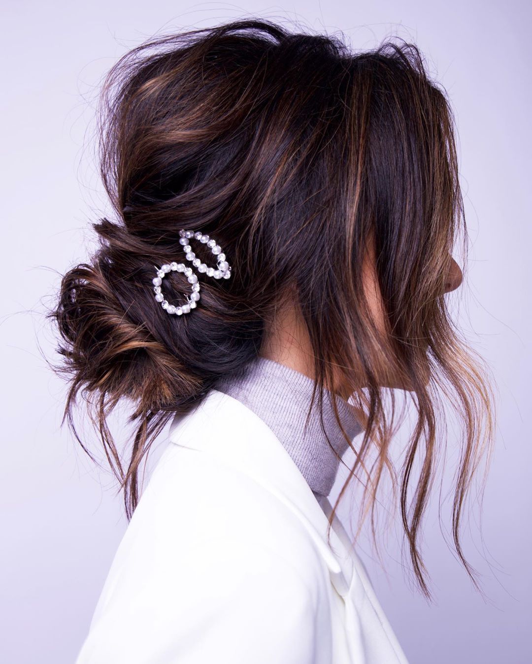 Messy Bun Hairstyles for Women Design 14