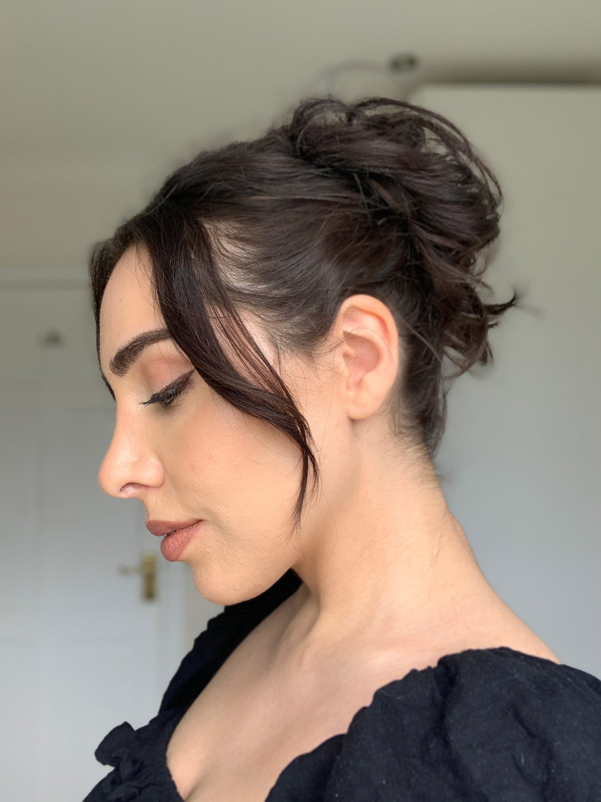 Messy Bun Hairstyles for Women Design 25