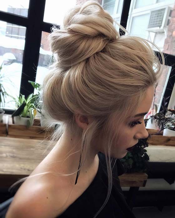Messy Bun Hairstyles for Women Design 29