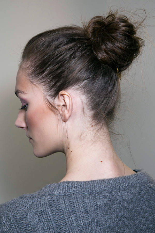 Messy Bun Hairstyles for Women Design 34
