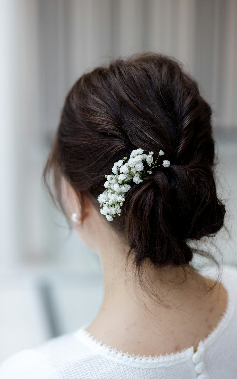 Messy Bun Hairstyles for Women Design 47