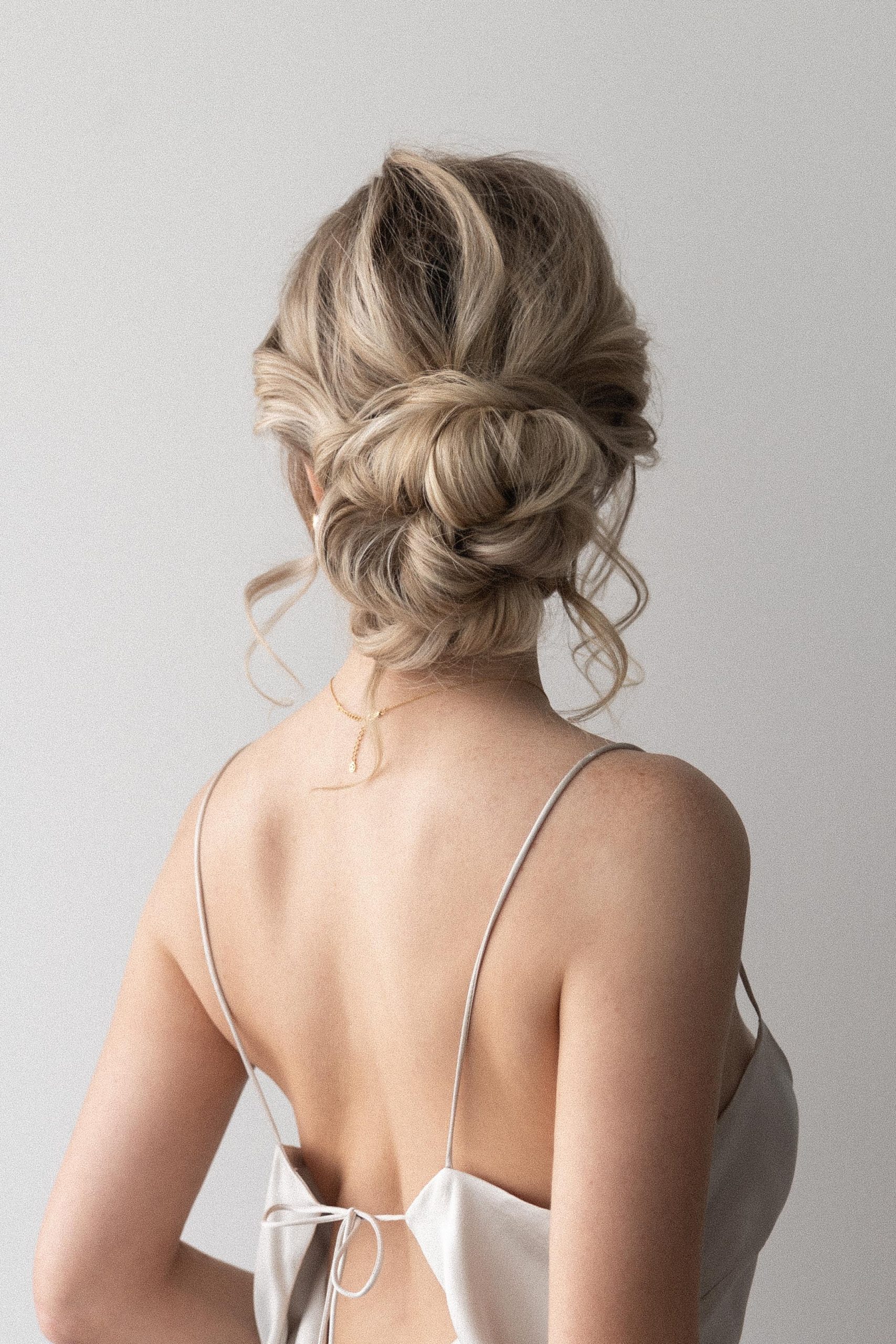 Messy Bun Hairstyles for Women Design 48