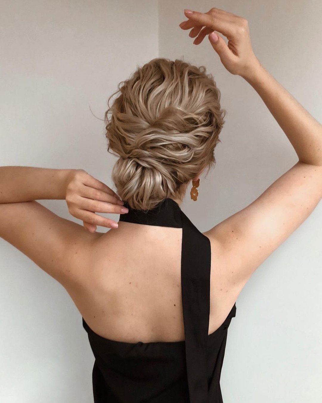 Messy Bun Hairstyles for Women Design 55