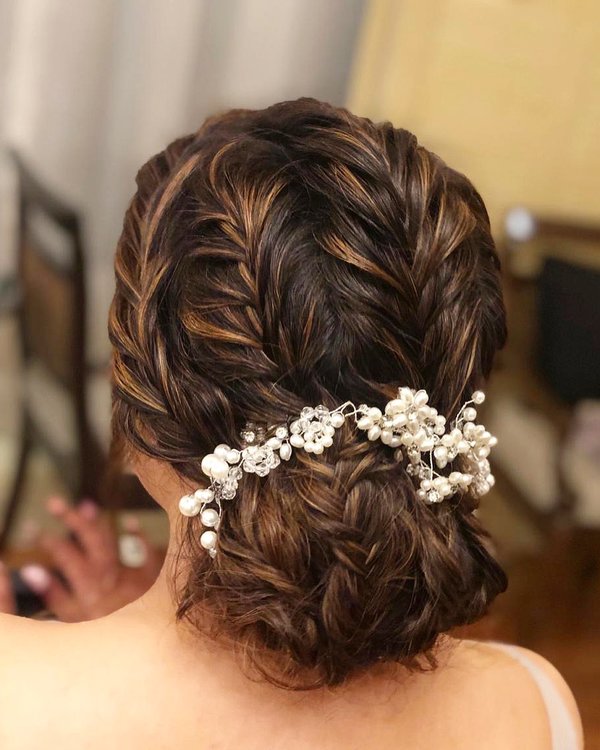 Messy Bun Hairstyles for Women Design 57