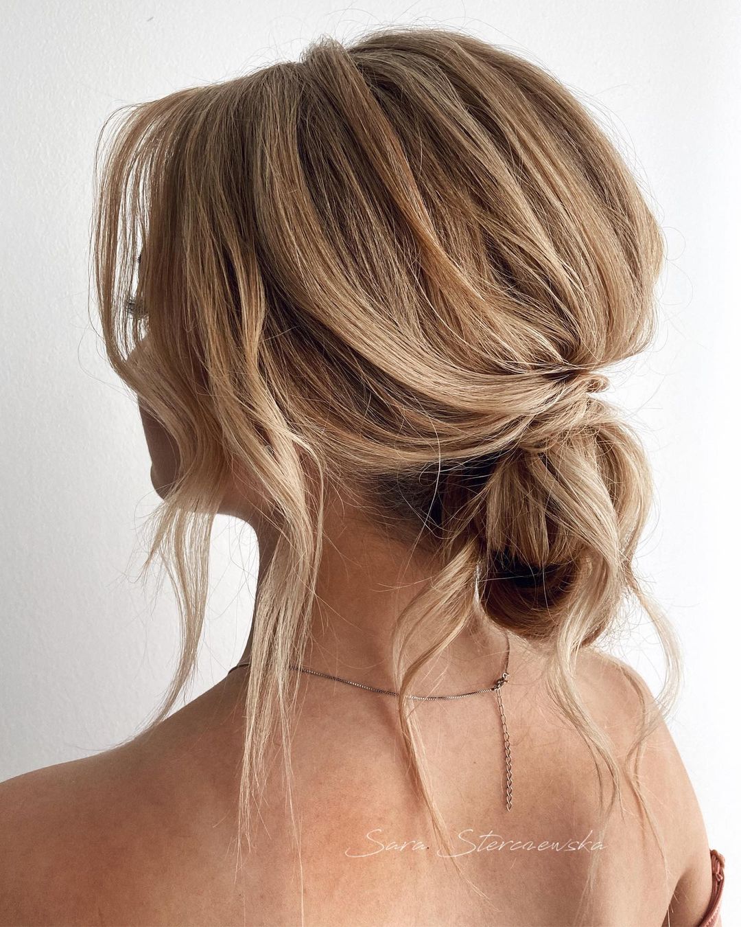 Messy Bun Hairstyles for Women Design 62