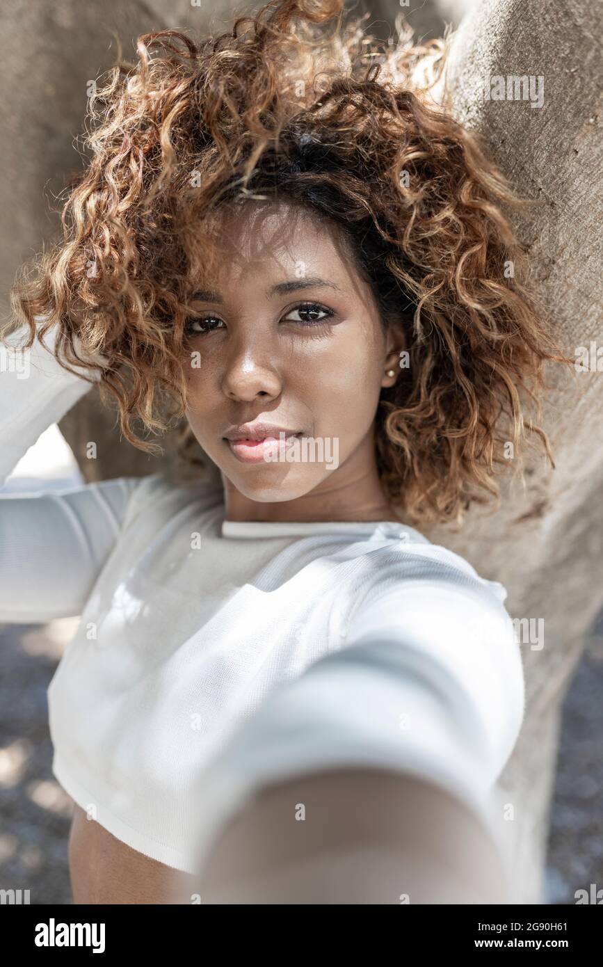 Messy Hairstyles for Women Design 13