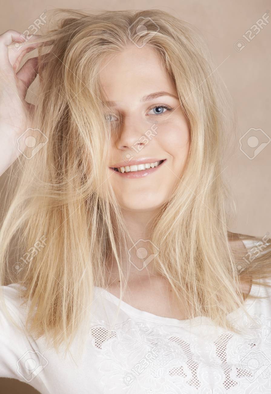 Messy Hairstyles for Women Design 53