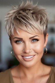 Pixie Cut Hairstyles for Women Design 61