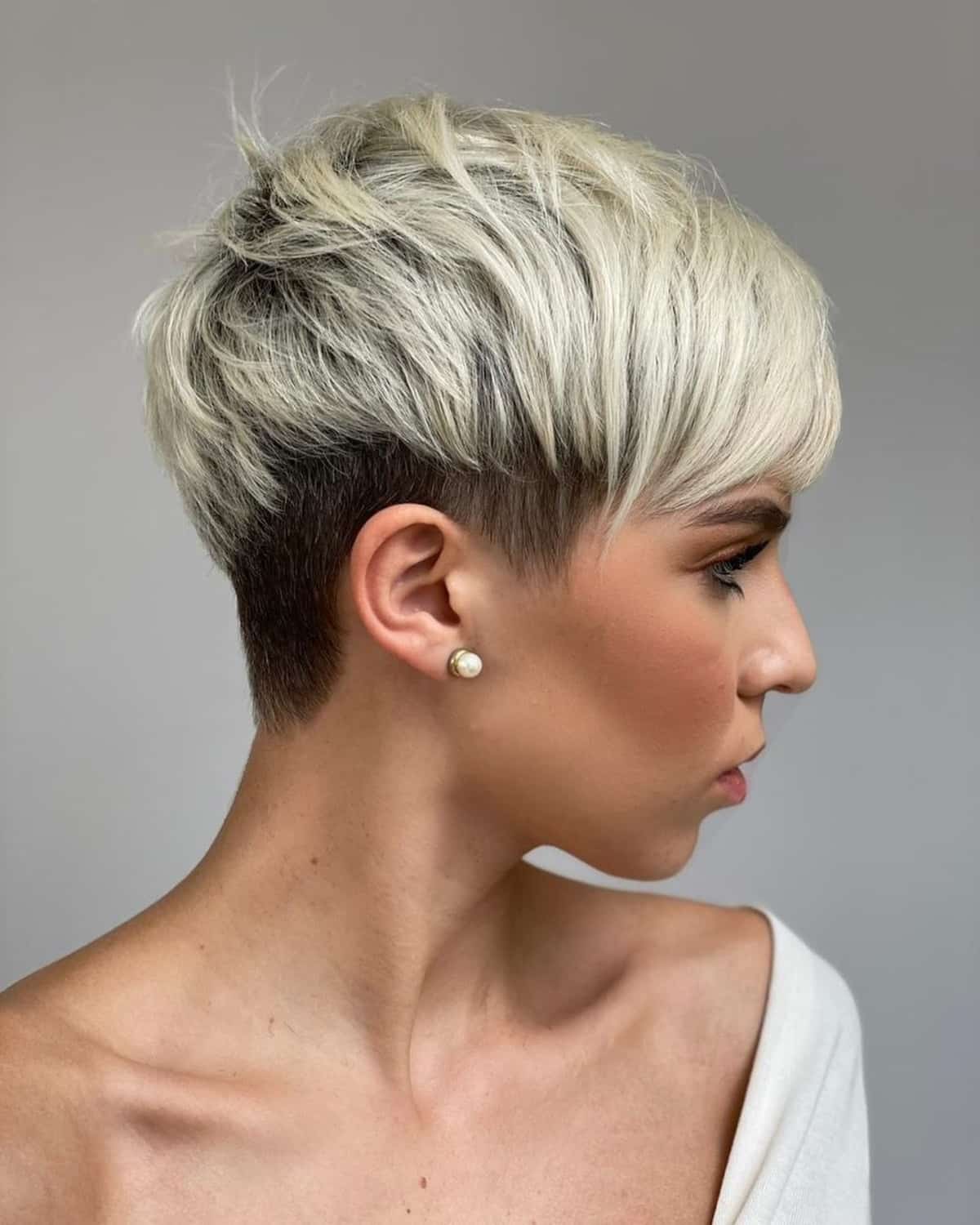 Professional Hairstyles for Women at Work Design 4