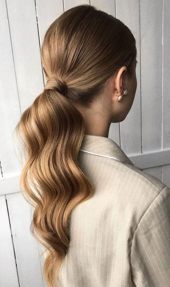 Professional Hairstyles for Women at Work Design 27