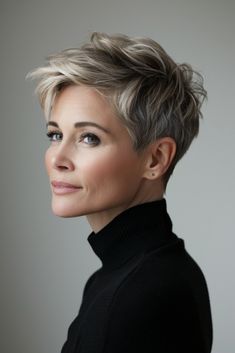 Short Pixie Hairstyles for Women Design 44