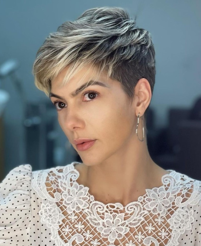 Short Pixie Hairstyles for Women Design 60